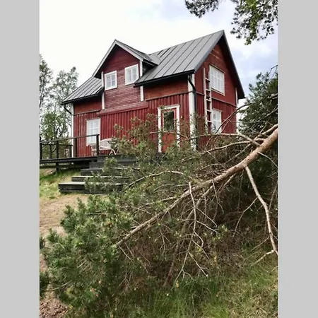 H A R R B A D A - Kaksi Moekkiae Merenrannalla Willa Kokkola (Karleby)