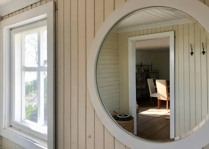 H A R R B A D A - Kaksi Moekkiae Merenrannalla