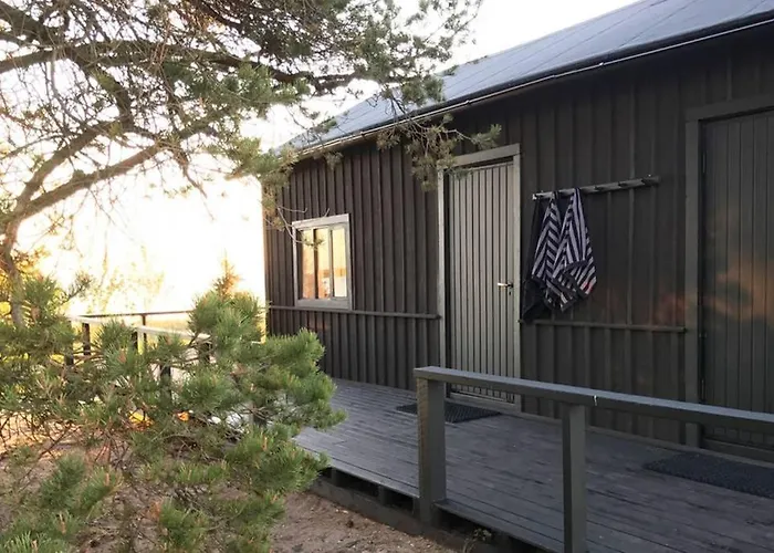 H A R R B A D A - Kaksi Moekkiae Merenrannalla Коккола