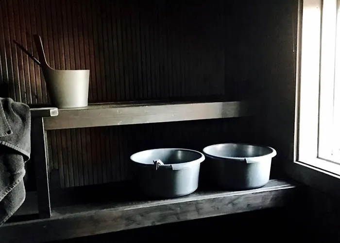 H A R R B A D A - Kaksi Moekkiae Merenrannalla * Коккола