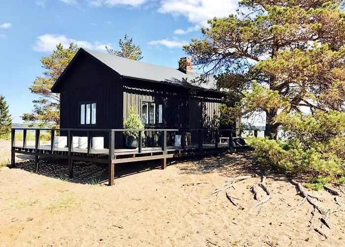 H A R R B A D A - Kaksi Moekkiae Merenrannalla Вилла