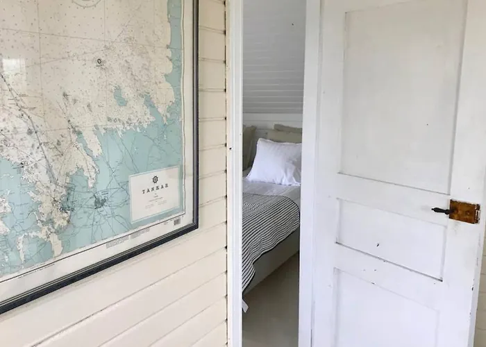 Вилла H A R R B A D A - Kaksi Moekkiae Merenrannalla Коккола